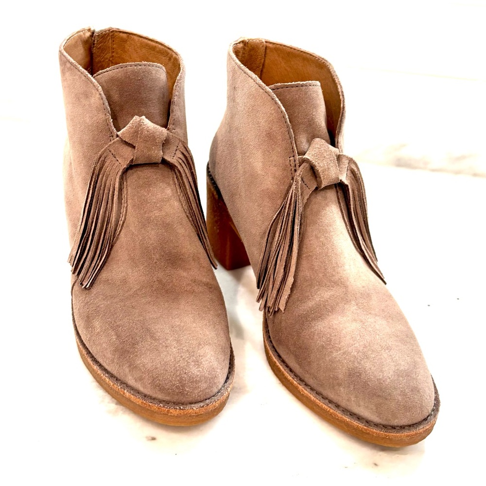 Women's UGG Suede Fringe Ankle Boots - Tan